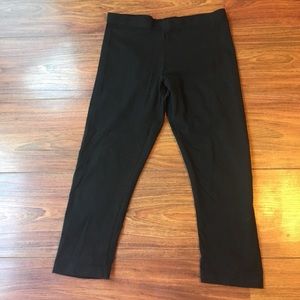 Wonder Nation girl’s crop leggings. Size 14/16.